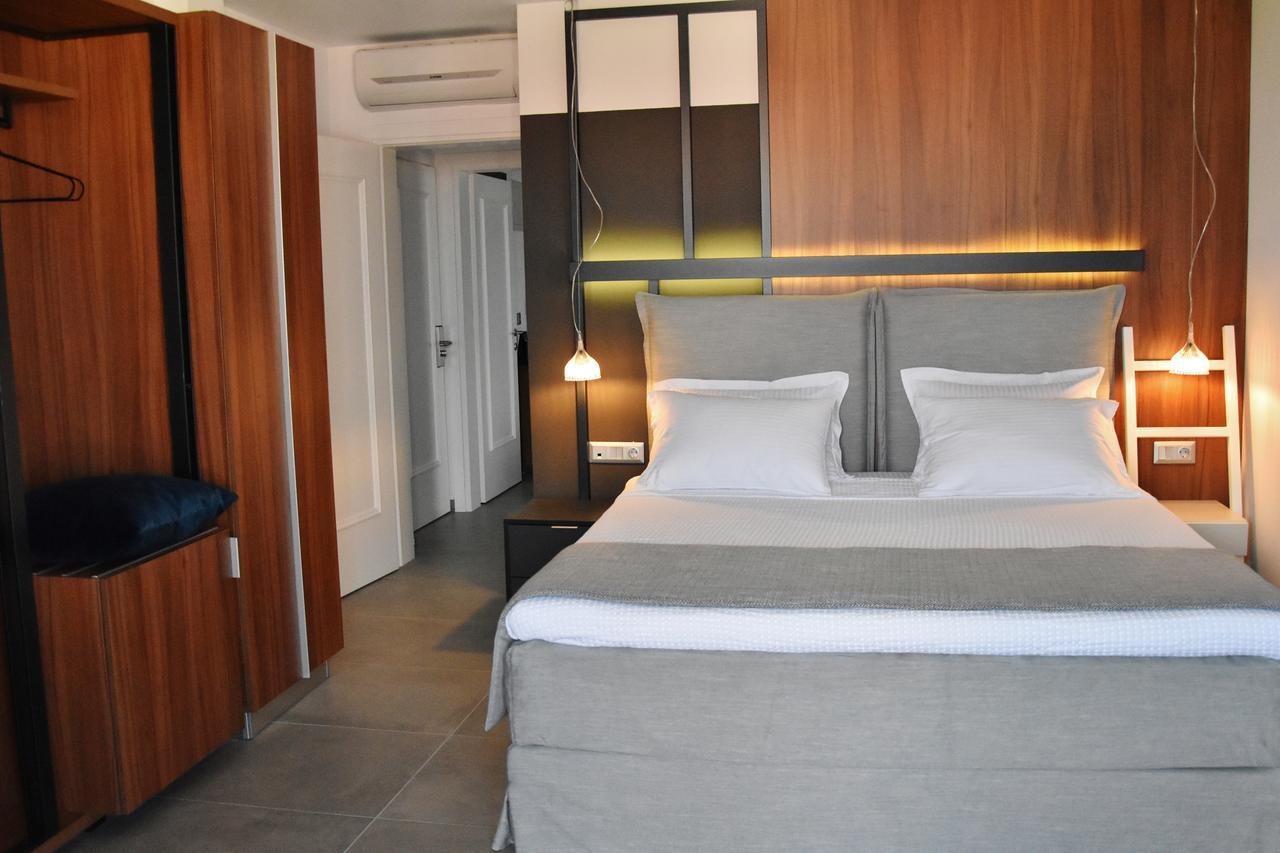 Alexander Apartment *